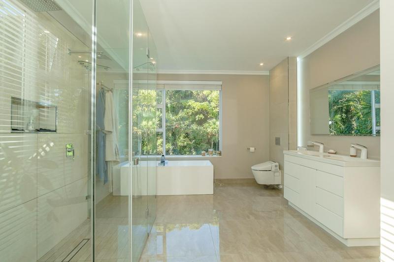6 Bedroom Property for Sale in Constantia Western Cape